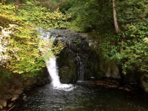 multnomah falls oregon, oregon hiking trails, best oregon hiking trails, columbia river gorge, popular water fall hikes, best hikes to do in oregon, best waterfall hike