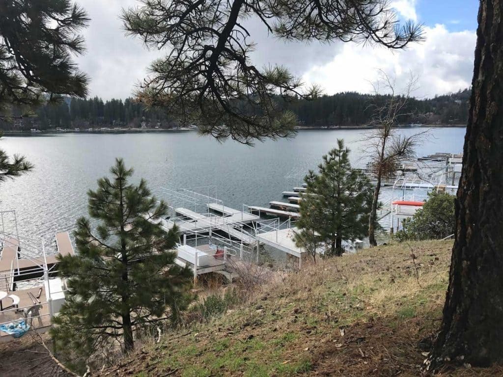 Lake Arrowhead Hiking Trail, Best hikes in Lake Arrowhead, Lake arrowhead hike, where to hike in lake arrowhead, lakefront hike