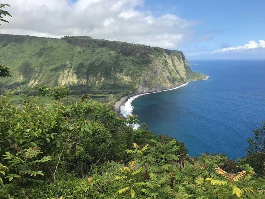 hawaii island hiking trails, best hikes in hawaii, waipio valley, waipio valley look out, sean tiner, ashley tiner, things to do in hawaii