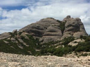 spain hiking trail, montserrat, montserrat map, best hiking trail in spain, where to hike near barcelona, montserrat trail maps
