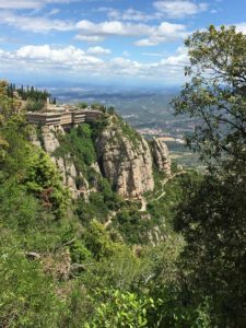 spain hiking trail, montserrat, montserrat map, best hiking trail in spain, where to hike near barcelona, montserrat trail maps