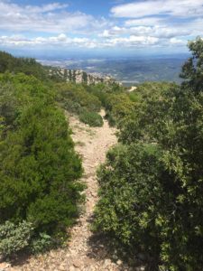 spain hiking trail, montserrat, montserrat map, best hiking trail in spain, where to hike near barcelona, montserrat trail maps